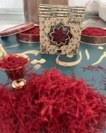 پک هدیه چوبی زعفران سوپر نگین یک گرمی - تصویر 3