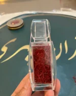 زعفران سوپر نگین اعلا بسته بندی داخل ظروف کریستالی - تصویر 3